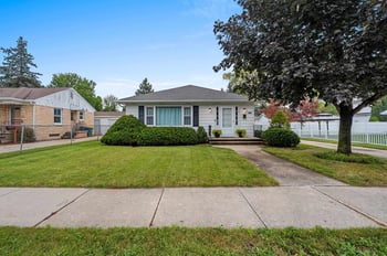 994 Roscoe St, Green Bay, WI 54304-3469