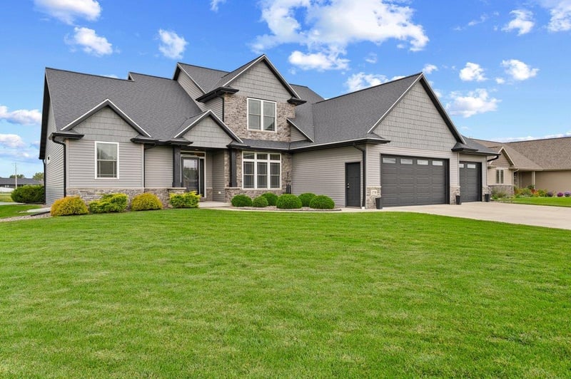 1774 Applewood Dr, De Pere, WI 54115-7308