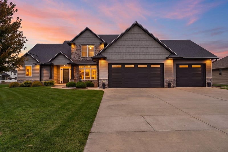 1774 Applewood Dr, De Pere, WI 54115-7308
