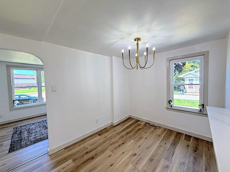 918 Grand Ave, Little Chute, WI 54140