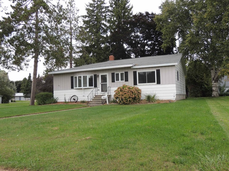 231 Madison St, Oconto, WI 54153
