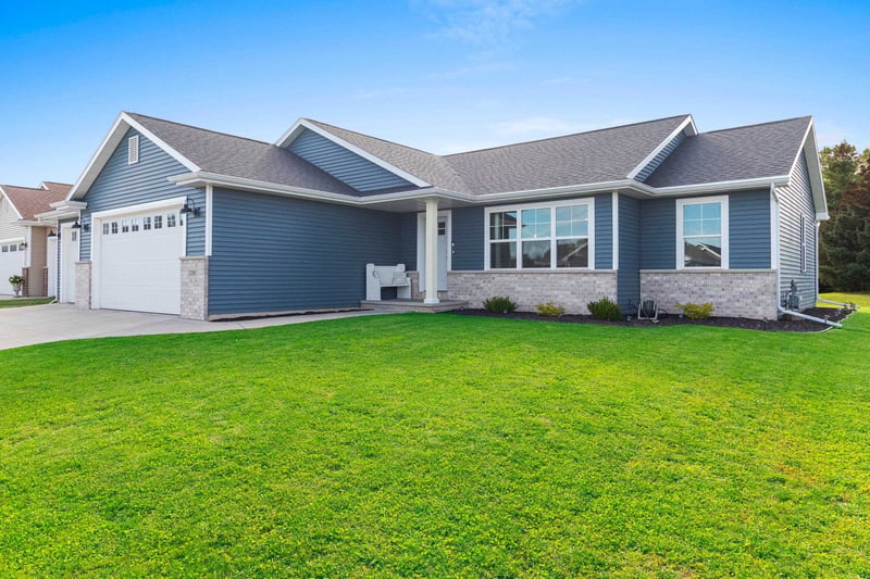 1290 Brenda Ln, Neenah, WI 54956