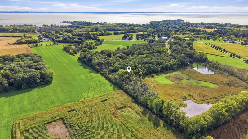 Shawnee Ln, Oshkosh, WI 54901