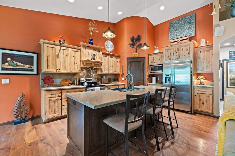 1048 Faversham Way, Green Bay, WI 54313