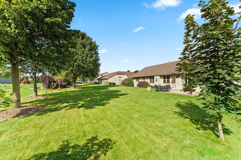 W5985 Sweet William Dr, Appleton, WI 54915