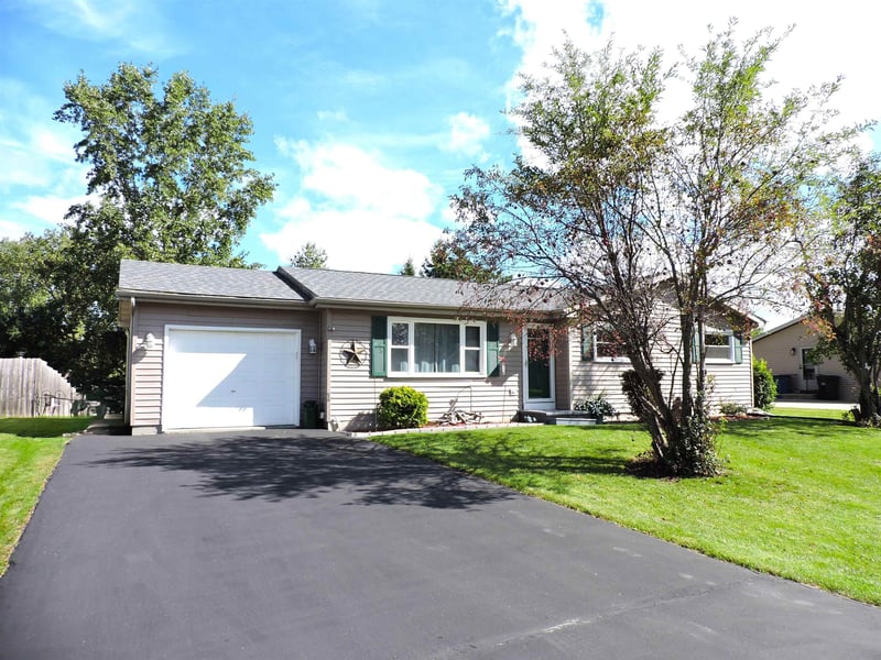 722 Mckinley Ave, Omro, WI 54963