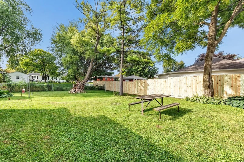 1960 Oakdale Ave, Green Bay, WI 54302