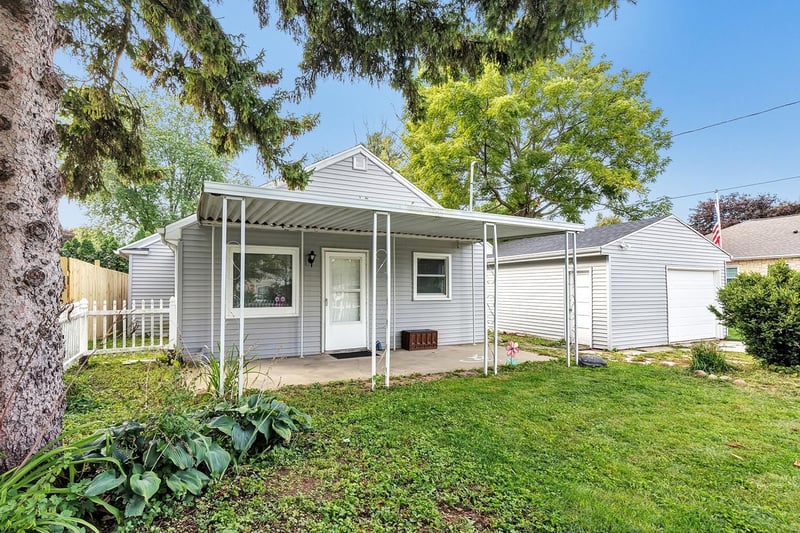 1960 Oakdale Ave, Green Bay, WI 54302