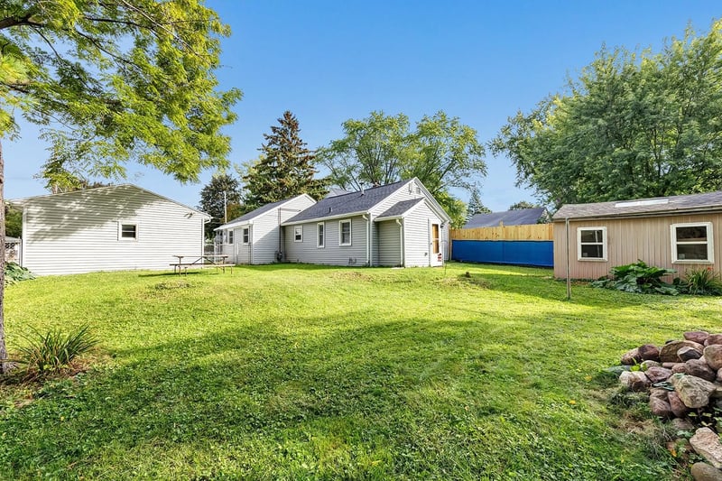 1960 Oakdale Ave, Green Bay, WI 54302