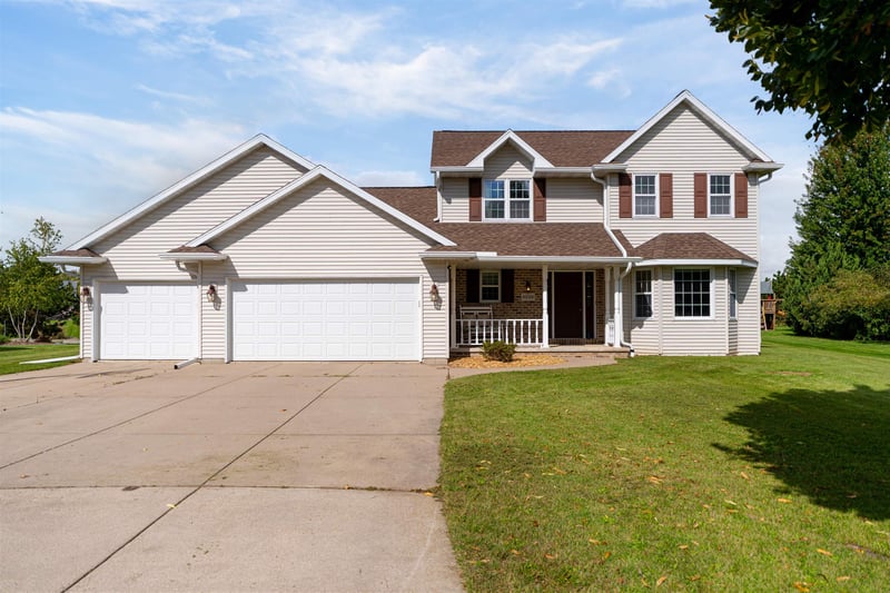 N2314 Cornhusk Dr, Greenville, WI 54942