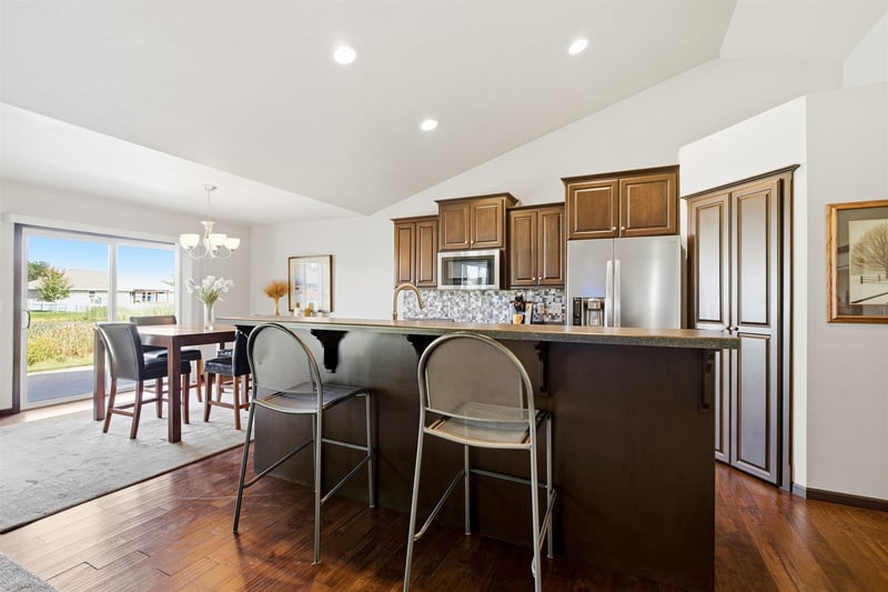 2916 Fox Tail Ln, Menasha, WI 54952