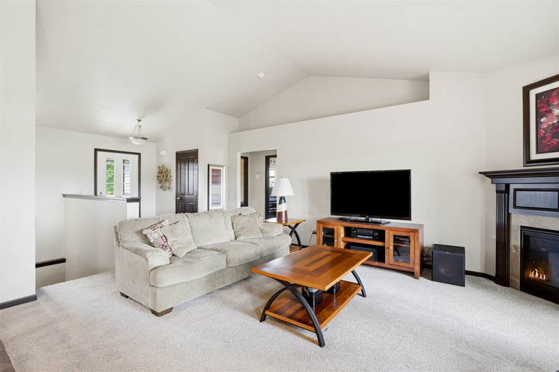 2916 Fox Tail Ln, Menasha, WI 54952