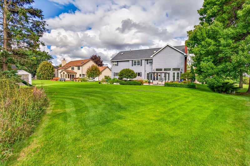 991 Derby Ln, Neenah, WI 54956
