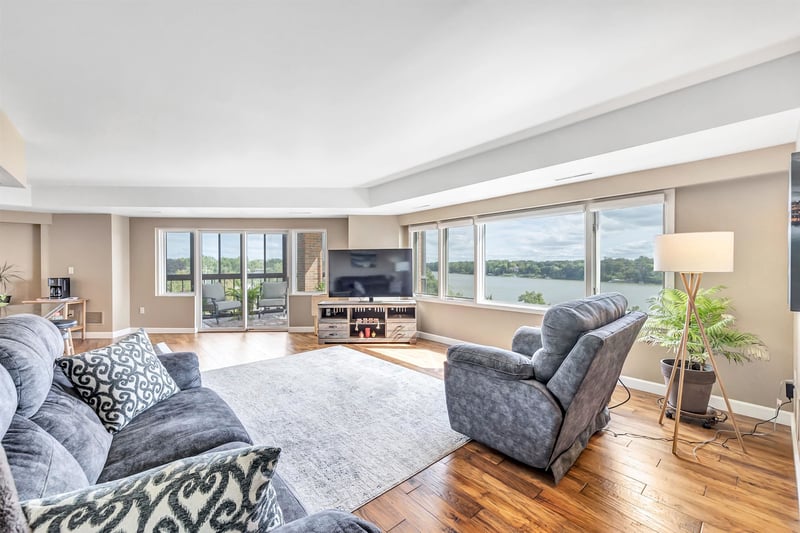 2130 Lost Dauphin Rd #4N, De Pere, WI 54115