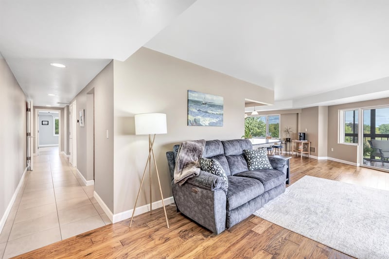 2130 Lost Dauphin Rd #4N, De Pere, WI 54115