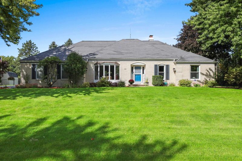 2924 Ridgeway Dr, Neenah, WI 54956-9529