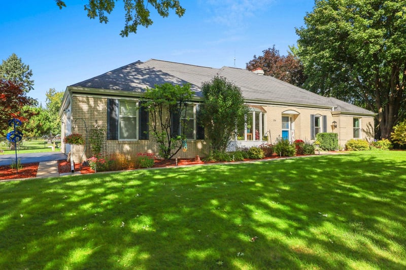 2924 Ridgeway Dr, Neenah, WI 54956-9529