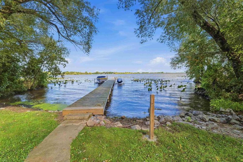 5722 Springbrook Rd, Omro, WI 54963