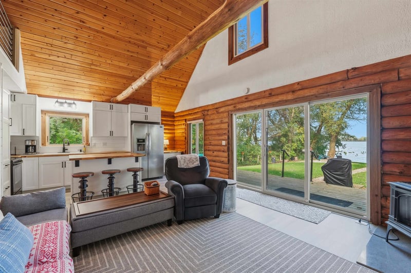 5722 Springbrook Rd, Omro, WI 54963