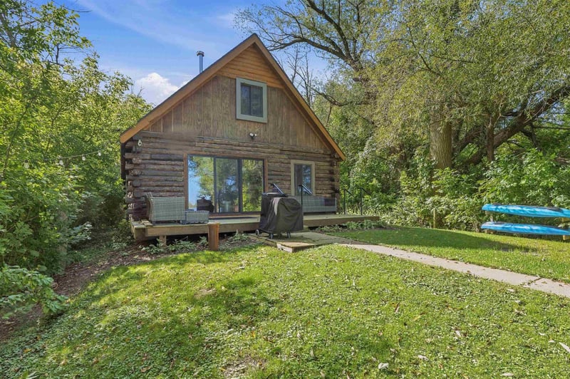5722 Springbrook Rd, Omro, WI 54963