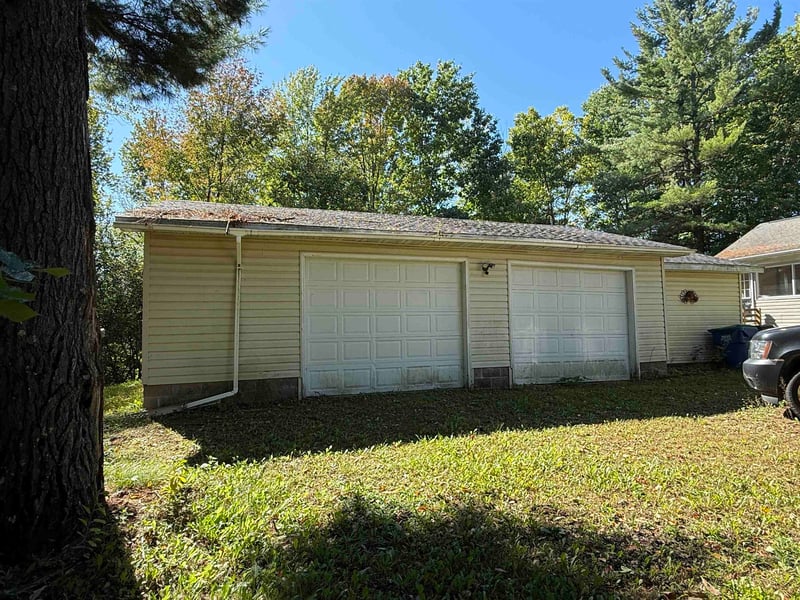 W7949 Koeller Ln, Shawano, WI 54166-0000