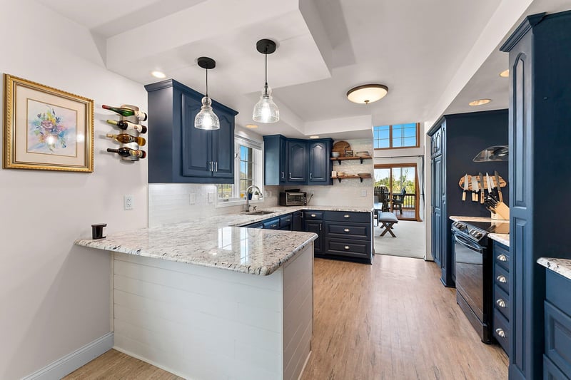 3350 Lakeview Dr, Suamico, WI 54173