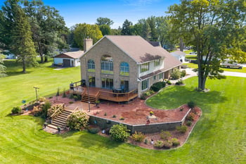 3350 Lakeview Dr, Suamico, WI 54173