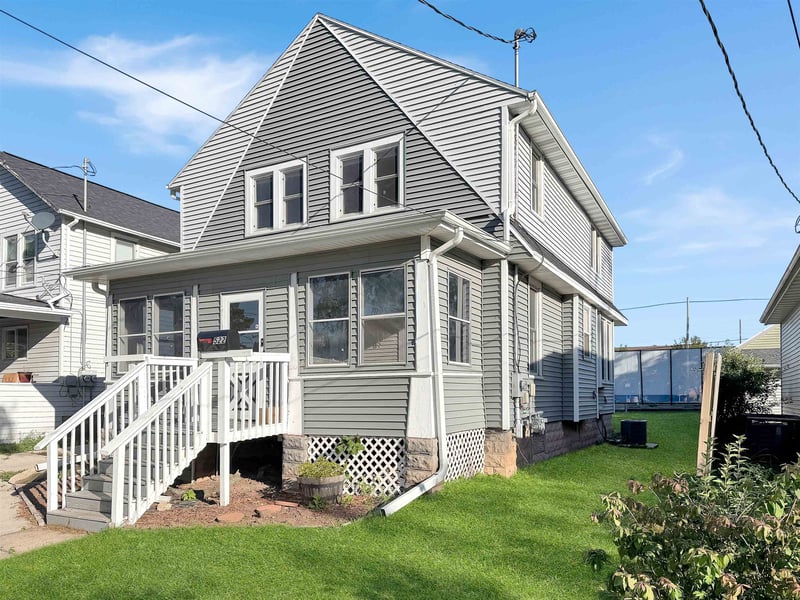 522 1st St, Menasha, WI 54952