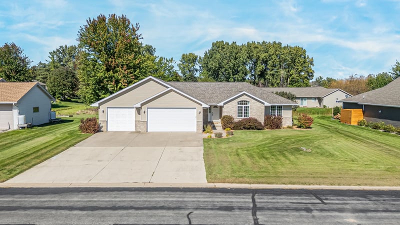 W2246 Raspberry Ln, Appleton, WI 54913