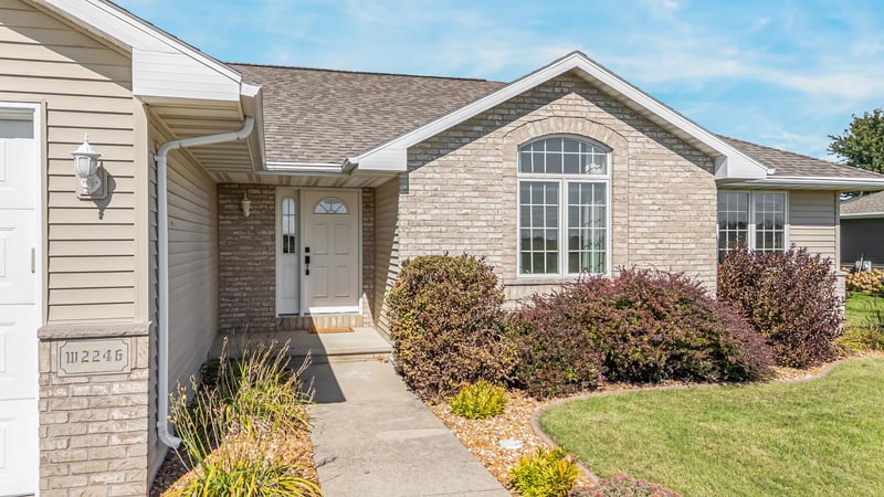 W2246 Raspberry Ln, Appleton, WI 54913