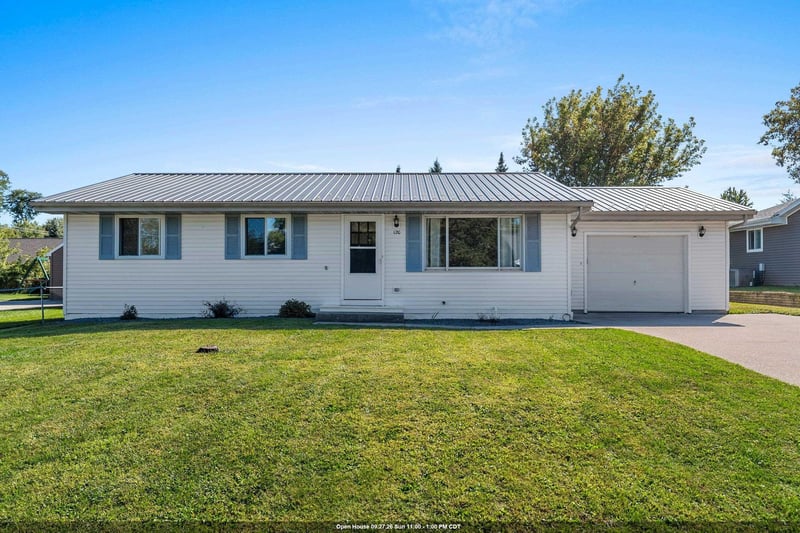 120 Baake St, Hortonville, WI 54944