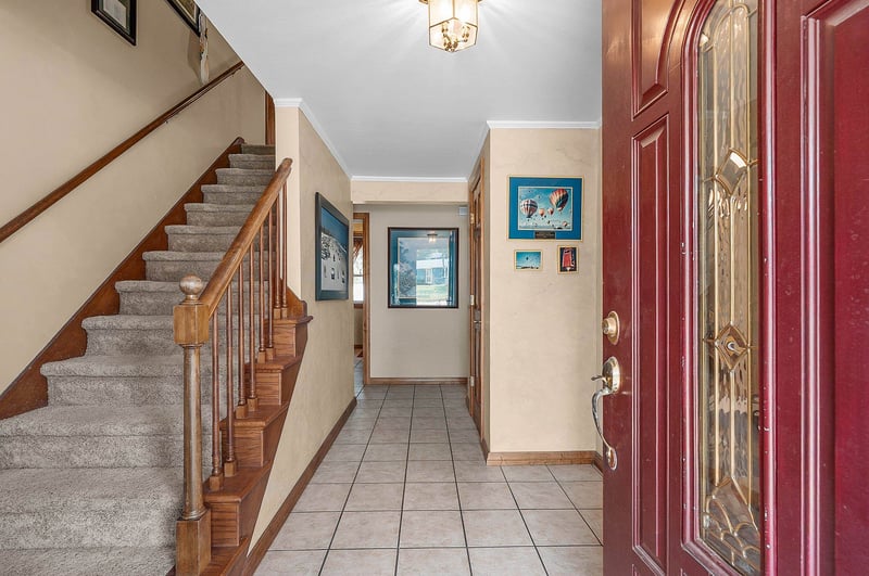 1938 Strawberry Ln, Green Bay, WI 54304