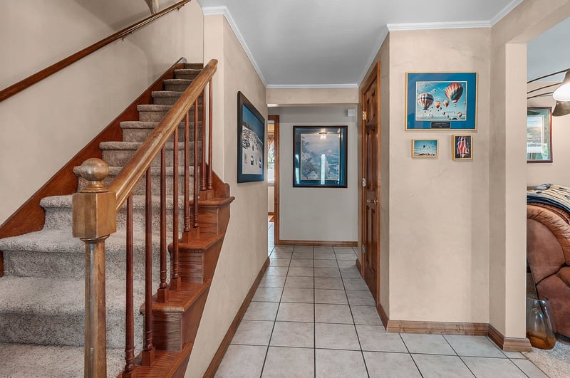 1938 Strawberry Ln, Green Bay, WI 54304
