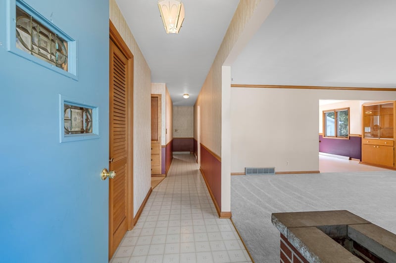 222 Longview Ave, Allouez, WI 54301