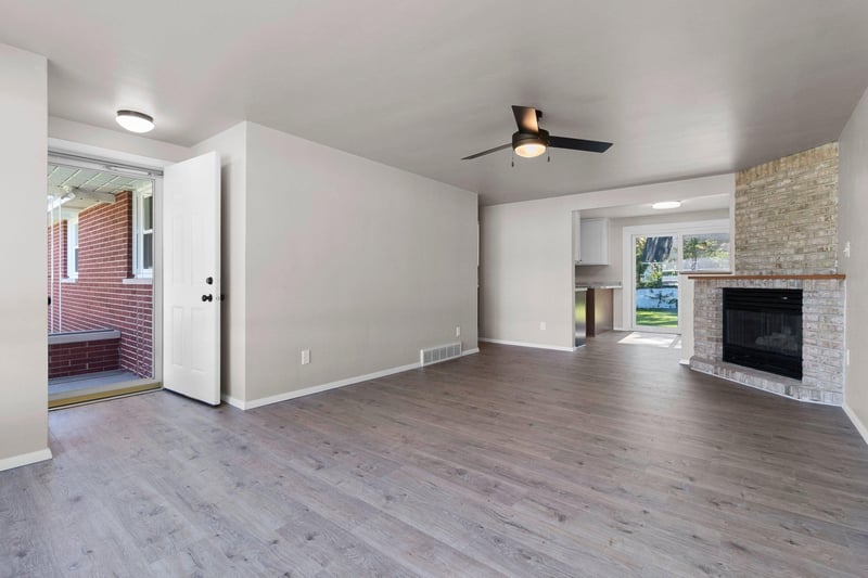 925 La Croix Ave, Green Bay, WI 54304