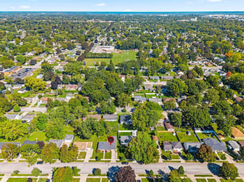 1086 Thorndale St, Green Bay, WI 54304-3913