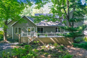 2085 Crestwood Springs Dr, Green Bay, WI 54304-1806