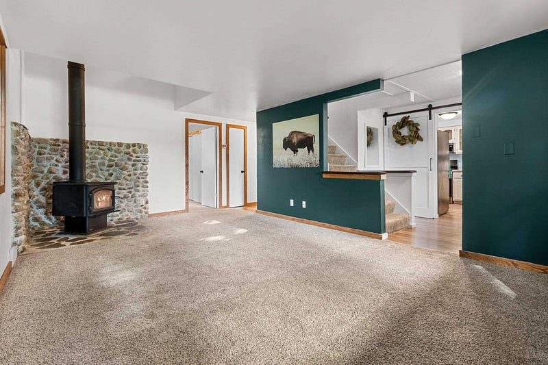 8592 Winncrest Rd, Neenah, WI 54956