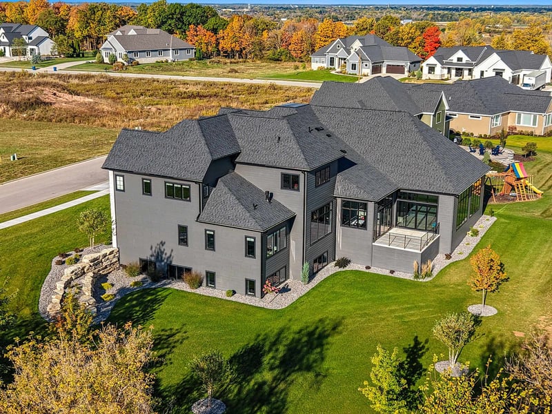 2011 Labyrinth Ln, De Pere, WI 54115