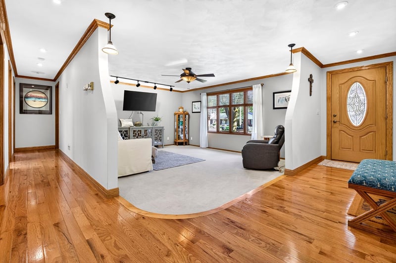 629 Woodside Dr, Seymour, WI 54165