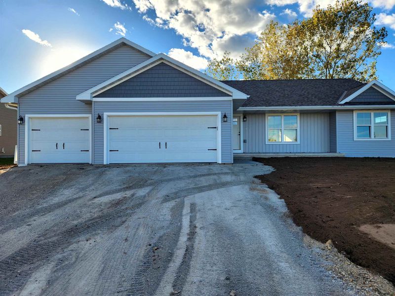 401 Tristan Dr, Shawano, WI 54166-2002