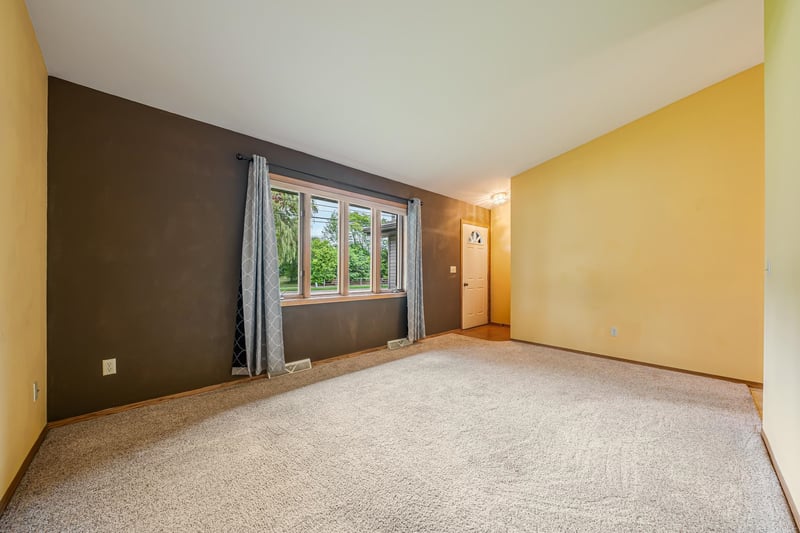 3115 W 9th Ave, Oshkosh, WI 54904