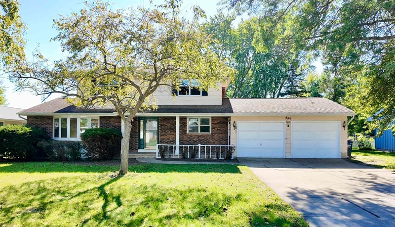 736 Green Valley Ave, Allouez, WI 54301