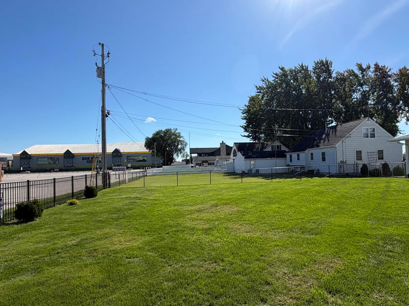910 Stadium Dr, Green Bay, WI 54304-4449