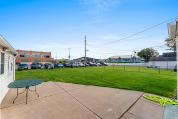 910 Stadium Dr, Green Bay, WI 54304-4449