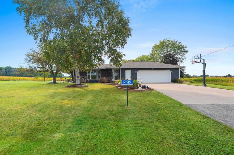 N1145 Clune Rd, Kaukauna, WI 54130