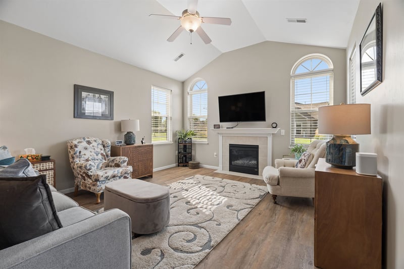 2301 E Tuscany Way, Appleton, WI 54913