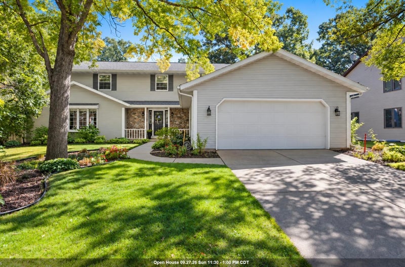 425 E Fox Run Cir, Green Bay, WI 54311