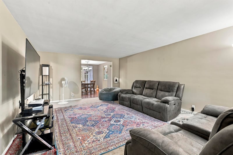 1193 Bond St, Green Bay, WI 54303-4040