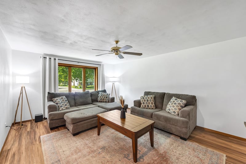 610 S Wild Rose Ln, Appleton, WI 54914